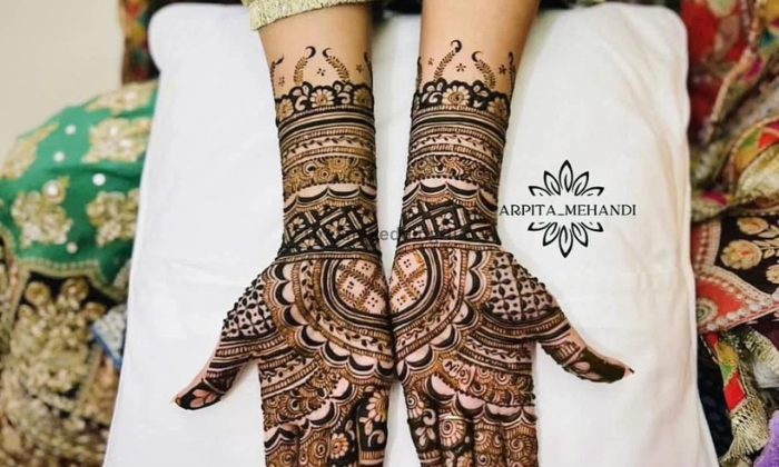 Mehndi Artist Arpita